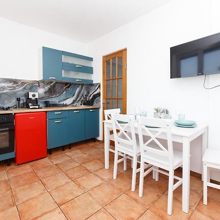 Color Ap Calea Victoriei 12C Lägenhet Bukarest Exteriör bild