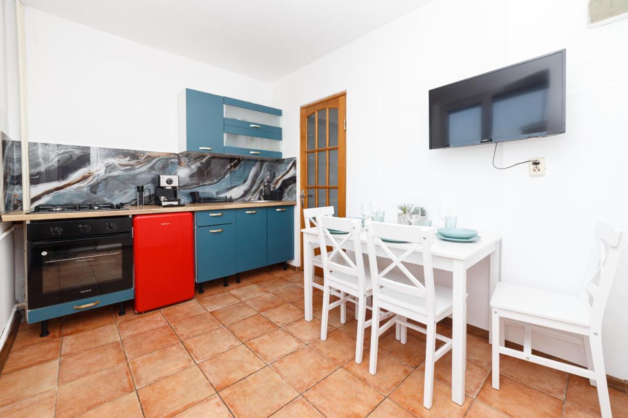 Color Ap Calea Victoriei 12C Lägenhet Bukarest Exteriör bild